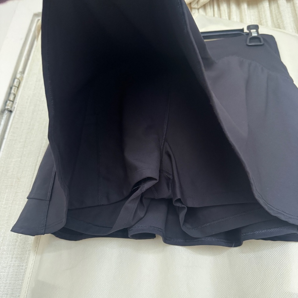 High-Waisted Black Flared Workout Skort - Picture 3 of 10